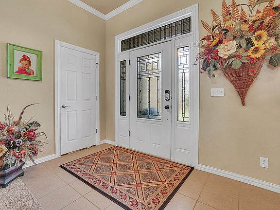 5th image of 1306 Country Club Ave