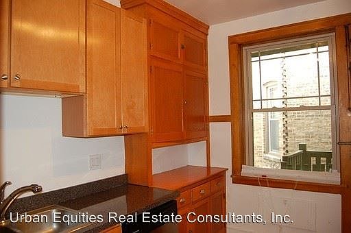 2nd image of 1702 W Touhy Ave #2