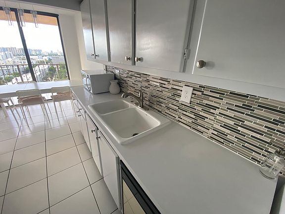 5th image of 210 174th St APT 1816