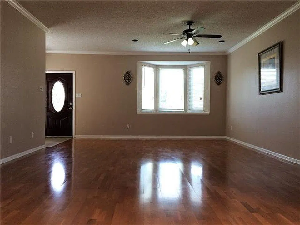 4 bed, 2091 sqft, $2,650 — Photo 4