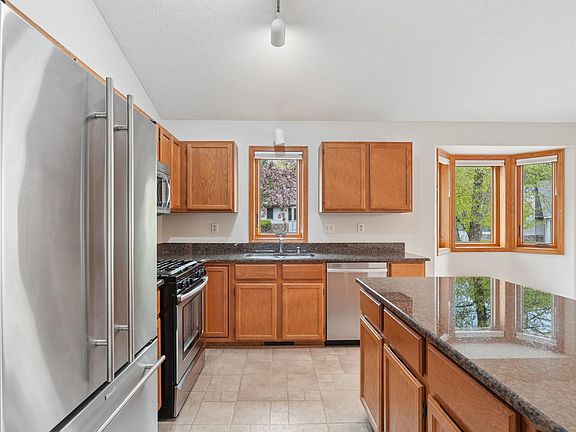 5th image of 13530 Parkwood Dr