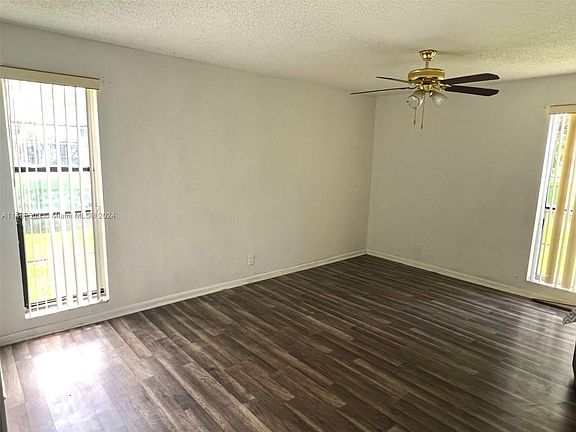 3rd image of 402 N Laurel Dr #203