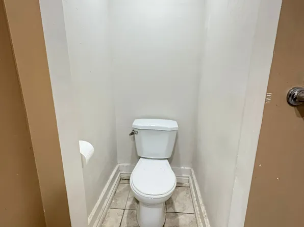 830 Parent Ave, Windsor, ON N9A 2E1