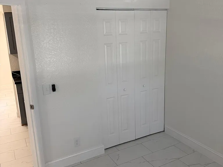 110 NW 7th Ave #18 — Photo 9