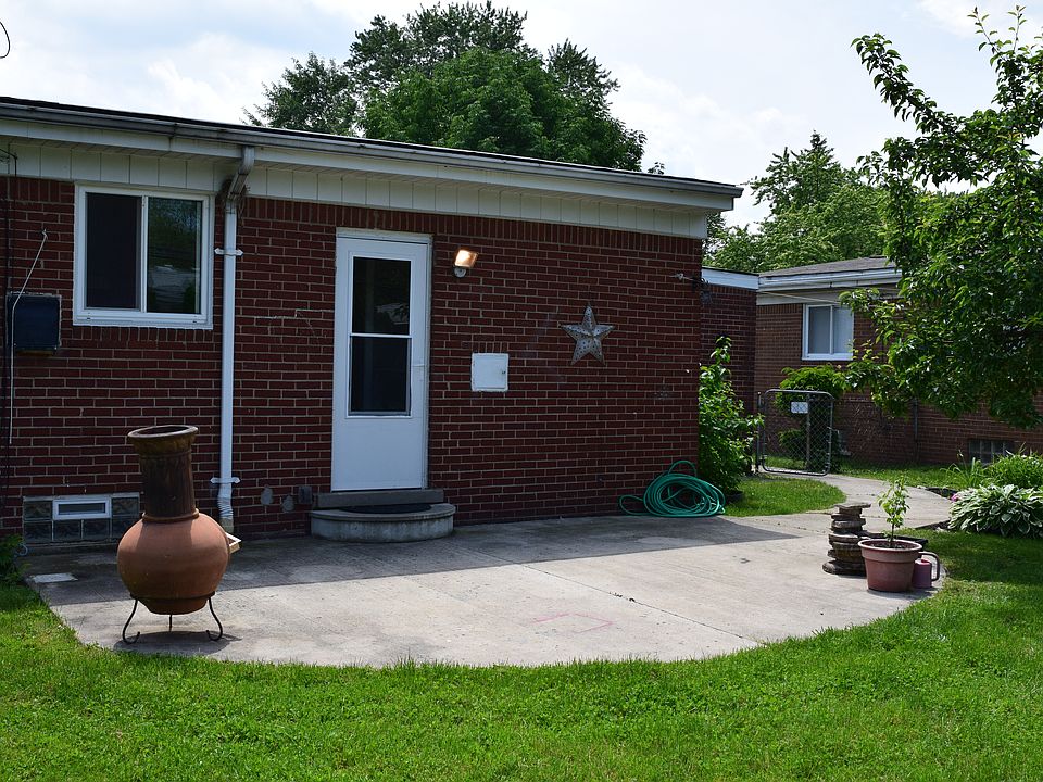 2nd image of 22831 Saint Joan St