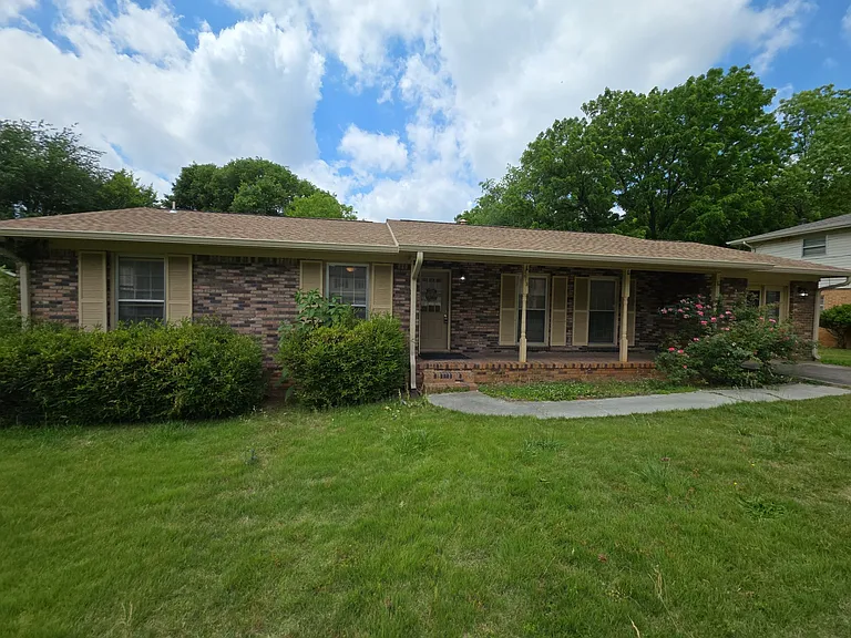 2613 Skyline Dr NW — Photo 11