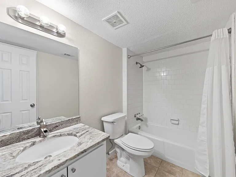 406 Marshall Ct NW #7 — Photo 19