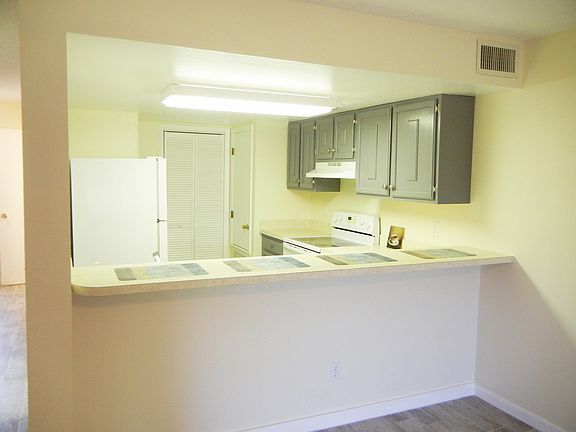 3rd image of 2956 Finsterwald Dr