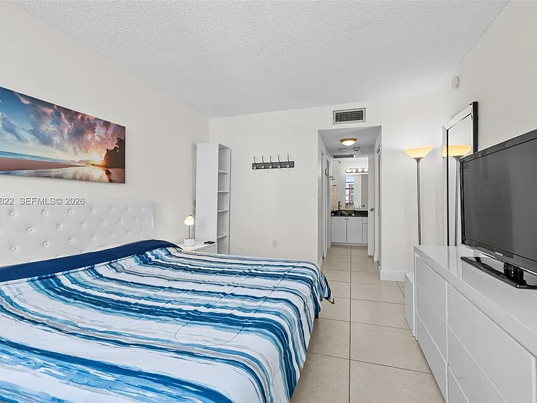 500 Bayview Dr #325 — Photo 24