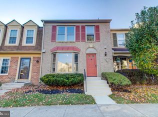 5416 New London Park Dr #1, Fairfax, VA 22032