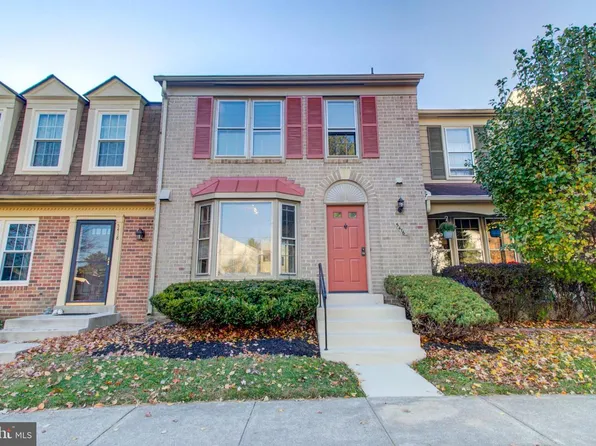 5416 New London Park Dr #1, Fairfax, VA 22032