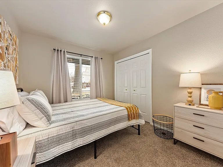 455 N Franklin Ave — Photo 10