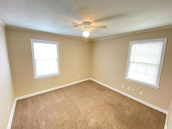 4th image of 3211 Sunrise St