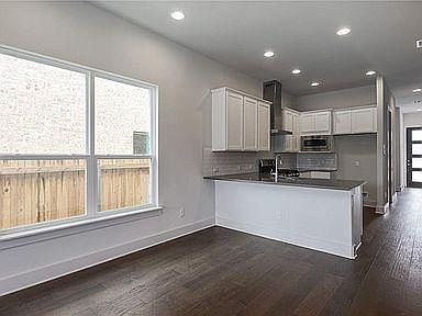 3rd image of 1269 Summerbrooke Cir