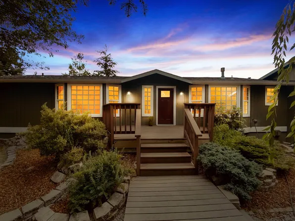 32710 N Whitetail Ln, Chattaroy, WA 99003