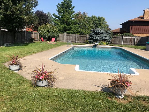3rd image of 1347 Westwood Dr