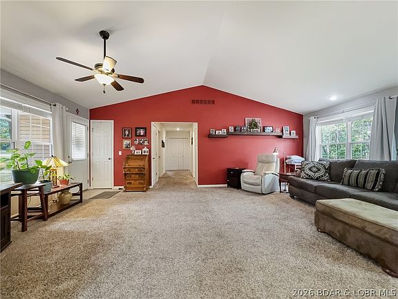 5th image of 697 Panoramic Dr