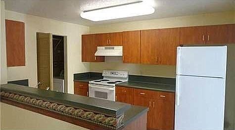 5th image of 10208 NW 33rd Pl #10208