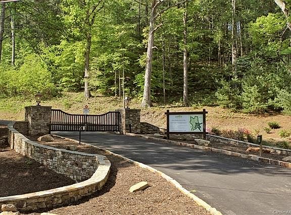 4th image of 21 Poplar Run Cir