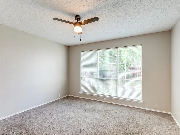 4713 Park Downs Dr — Photo 12