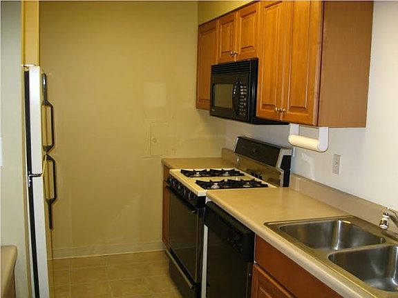 3rd image of 2418 N Kennicott Dr APT 2A