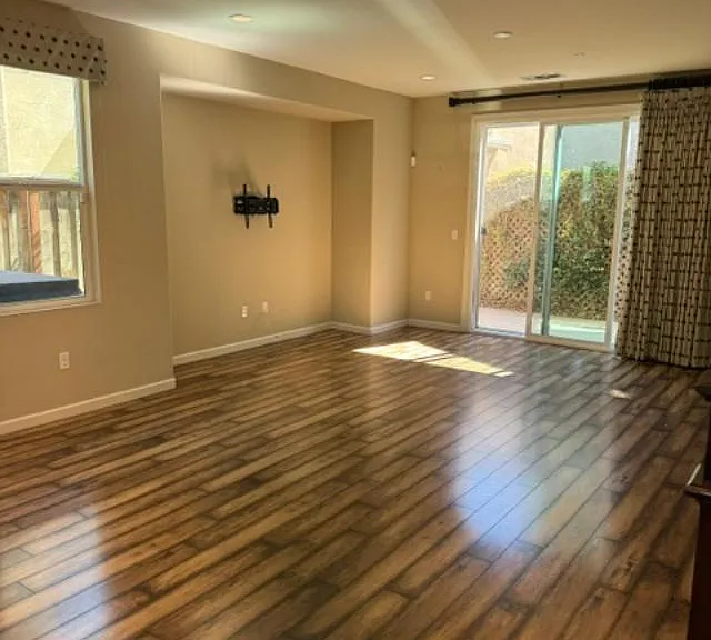 5652 Cornerstone Dr — Photo 3