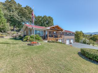 252 Crockett St, Bluff City, TN 37618