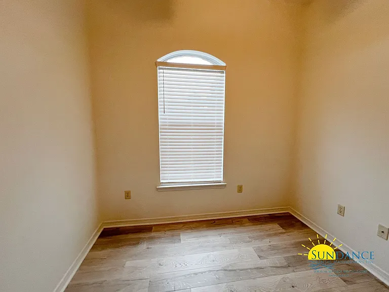 407 Serene Ct — Photo 13