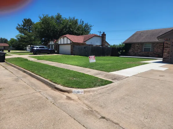 1516 SE 12th St, Moore, OK 73160
