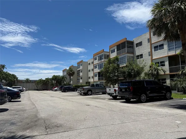 4042 NW 19th Street #402, Lauderhill, FL 33313