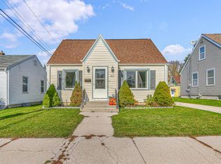 2212 Cooper Ave, Sheboygan, WI 53083