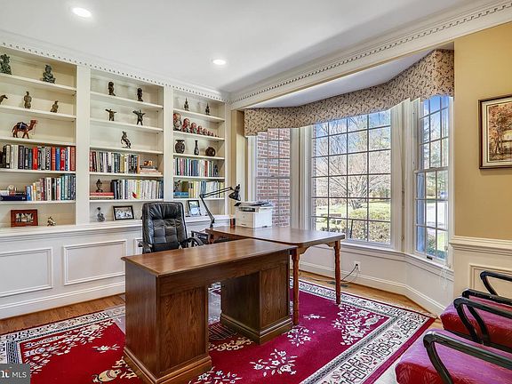 4th image of 9601 Autumn Oaks Ct