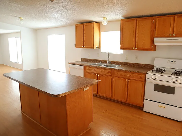 5181 E Shirley Dr — Photo 4