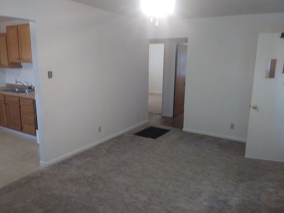 2nd image of 835 Avenue B