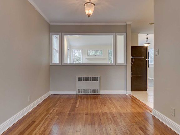 4th image of 673 Westbury Ave
