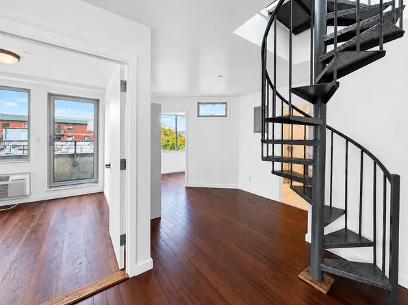 286 Stanhope Street image 1 of 14