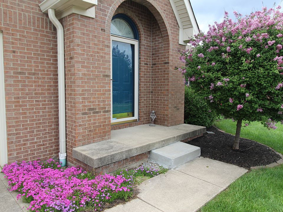 2nd image of 4652 Kensington Way N
