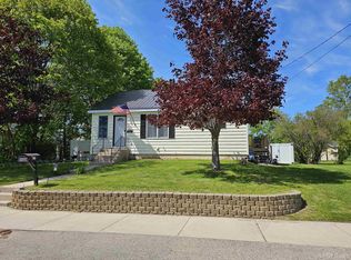 628 Manistique Ave, Manistique, MI 49854