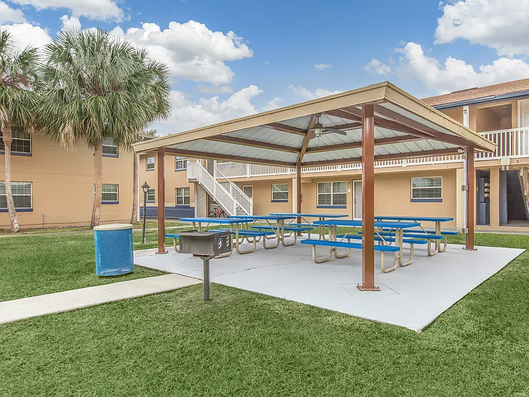 Serenity Apartments — Photo 19