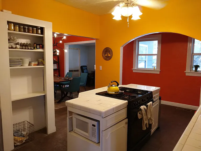 2221 E 12th Pl — Photo 18