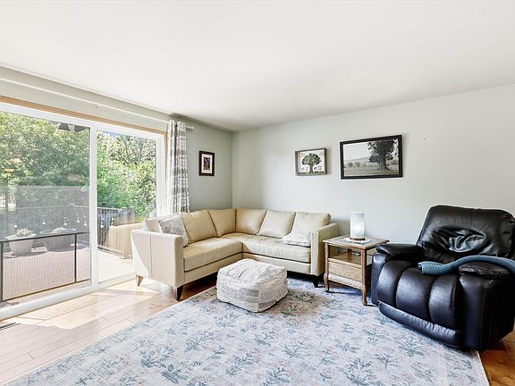 3rd image of 1300 Alpine Dr Unit 204