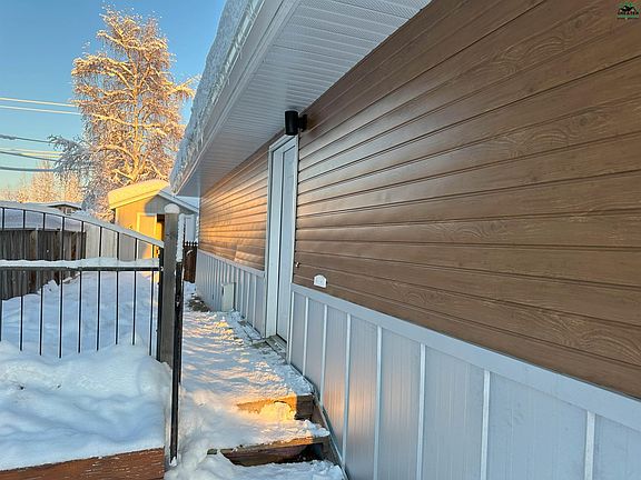 3rd image of 1320 28th Ave