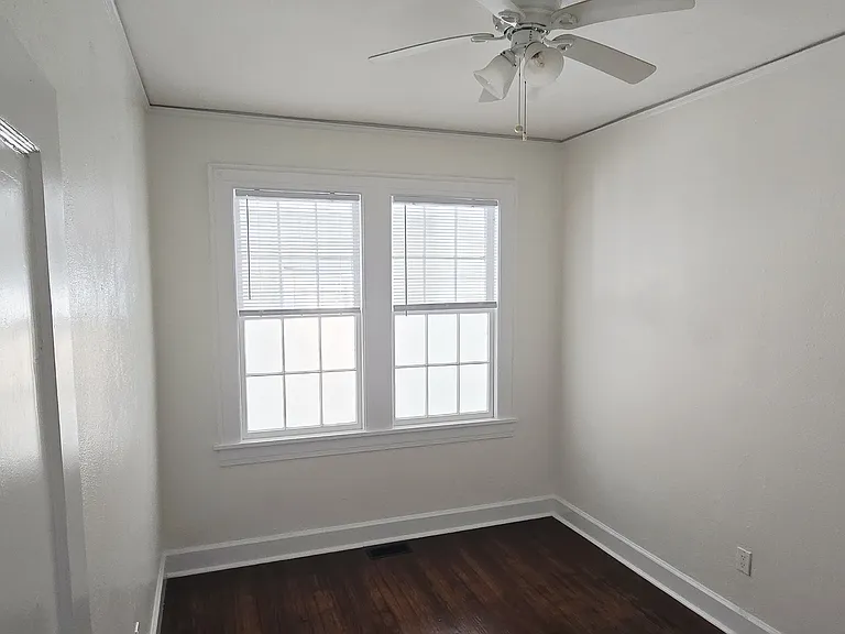 729 E 40th St #1 — Photo 20
