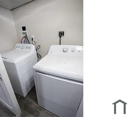 3230 Fontain St — Photo 31