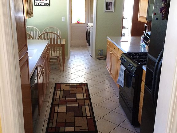 3rd image of 114 N Henton Ave