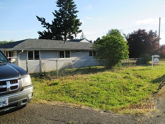 2nd image of 611 NE Meadow Ave