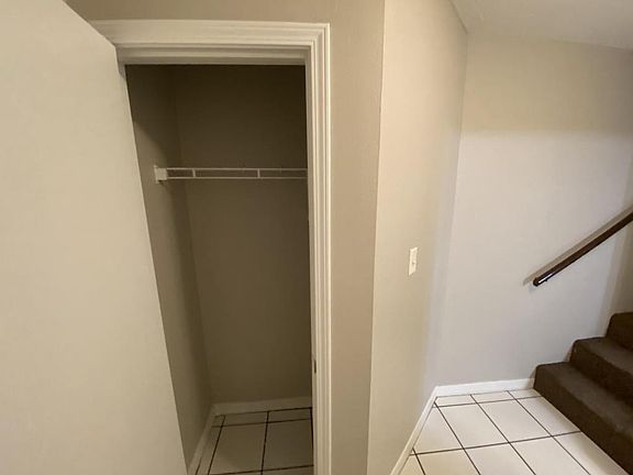 5th image of 1309 Green Acres Blvd