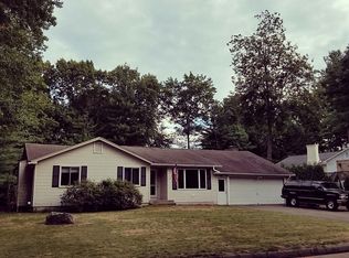 4 Carillon Cir, Easthampton, MA 01027