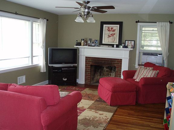 2nd image of 15 Wychwood Dr