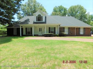 2075 Tall Tree Dr, Horn Lake, MS 38637